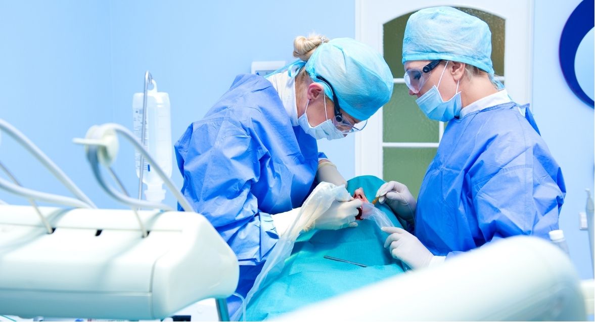 rechazo de implante dental clinica dental del corte
